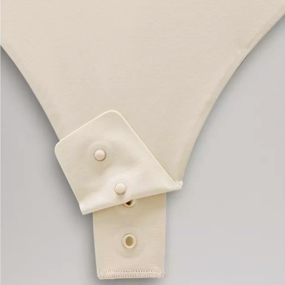 LULULEMON NULU SQUARE NECK LONG SLEEVE BODYSUIT NWT - Picture 2 of 9